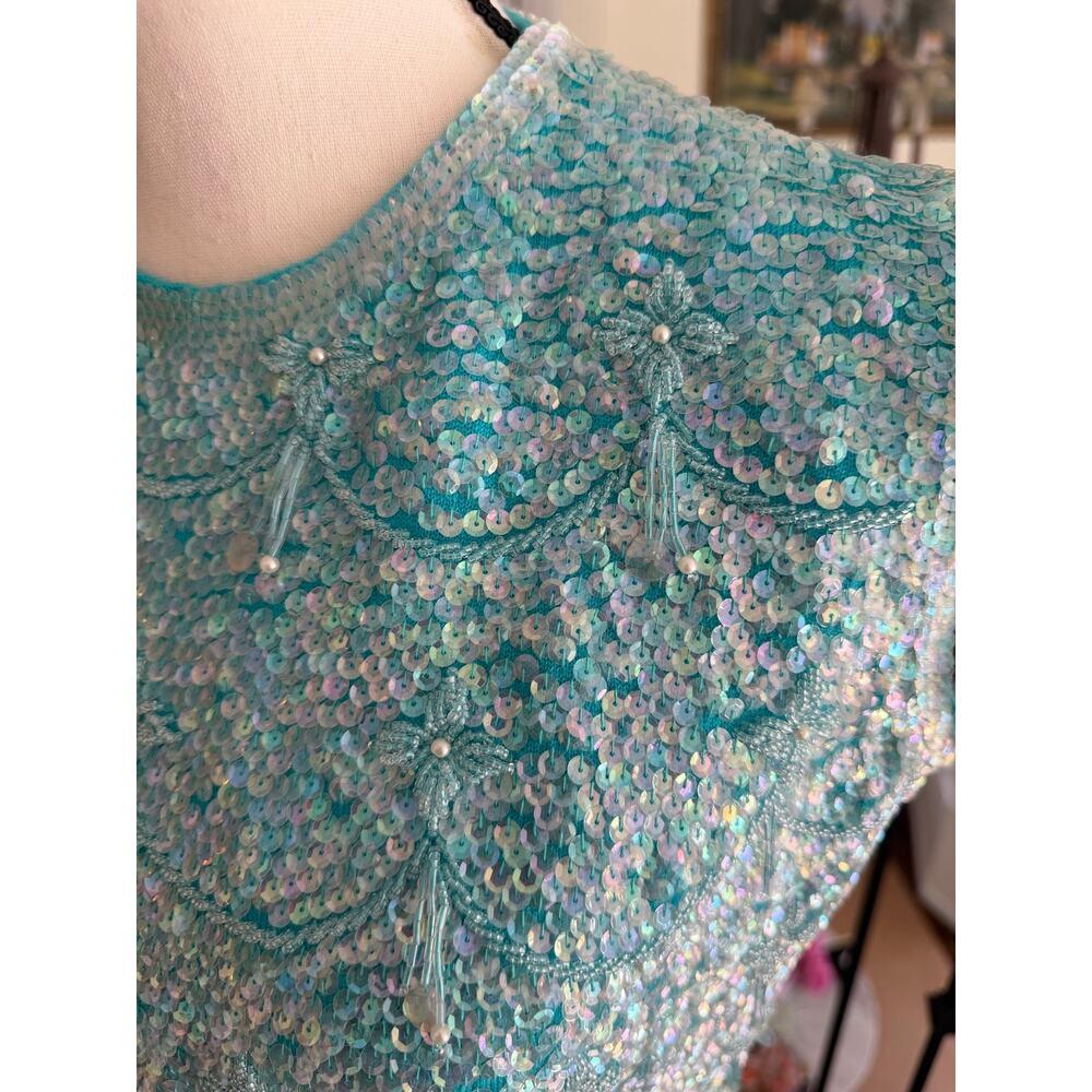Vintage 60s Aqua Blue Wool Beaded Scallop Floral Dangle Sleeveless Shell Tank - Picture 2 of 7